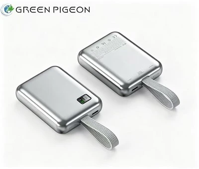 Mini Power Bank beépített kábelekkel